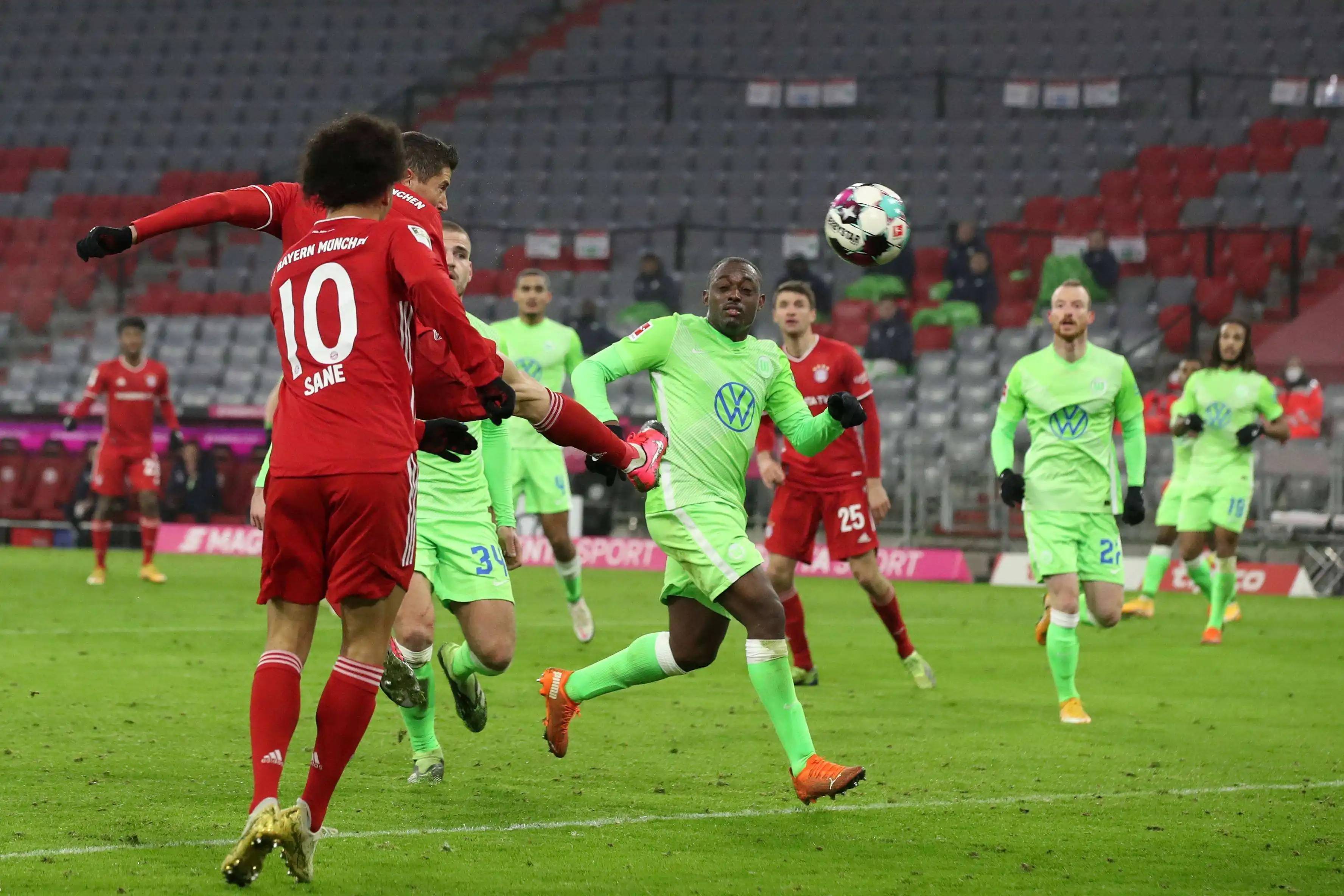 兰博电竞-训练课后突围战来临,沃尔夫斯堡围绕亚冠主帅复盘,引发热议,更衣室氛围转暖的简单介绍