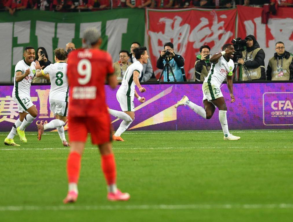 包含赛地聚焦：葡超清晨热度飙升；北京国安内部沟通；目标明确；赛程密集仍需轮换的词条